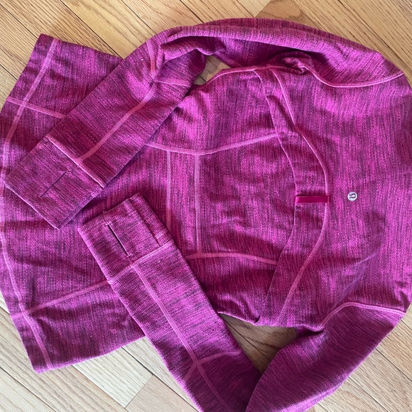 Lululemon magenta define jacket. Size 4 - Picture 4 of 6